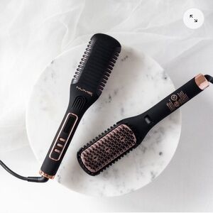 NuMe Straightening Heat Brush